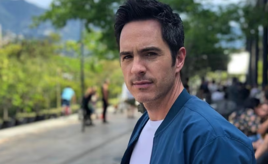 Mauricio Ochmann Biography, Age, Height, Career, Wife & More